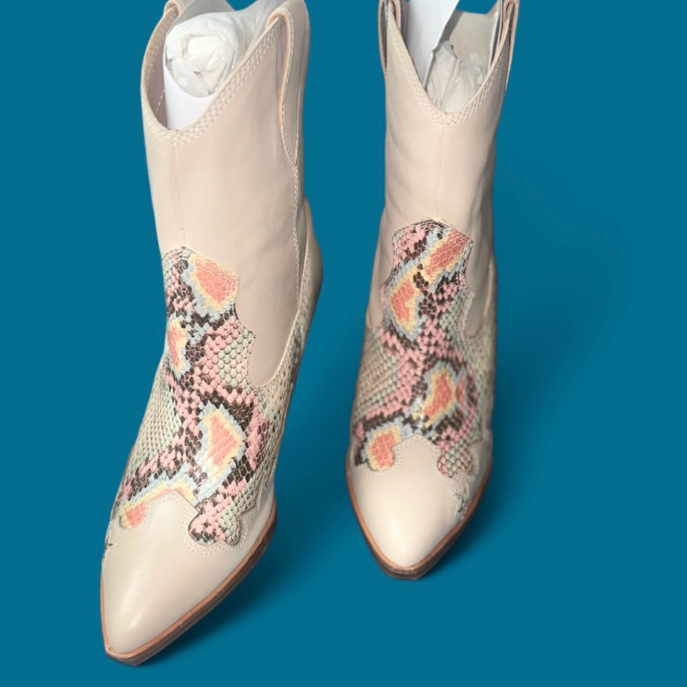 Stylish Cream and Pink Western Boots